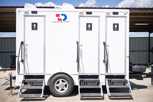 TDS elite restroom trailer